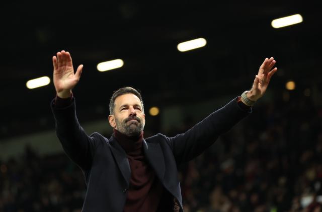 九游体育官网-范尼：我还有两场比赛，之后我会在幕后支持新教练